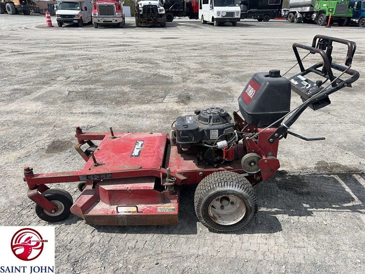 toro-proline-30317-commercial-walk-behind-mower-image-8