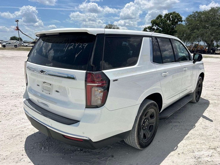 2021-chevrolet-tahoe-image-3