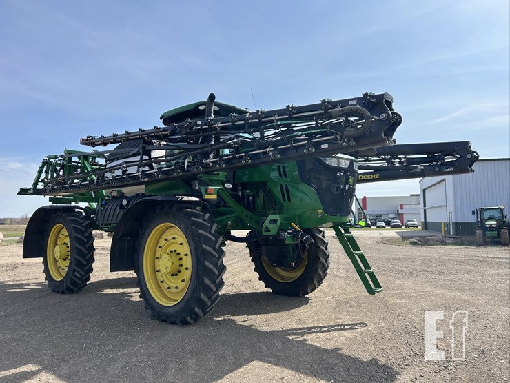 2020-john-deere-r4045-image-3
