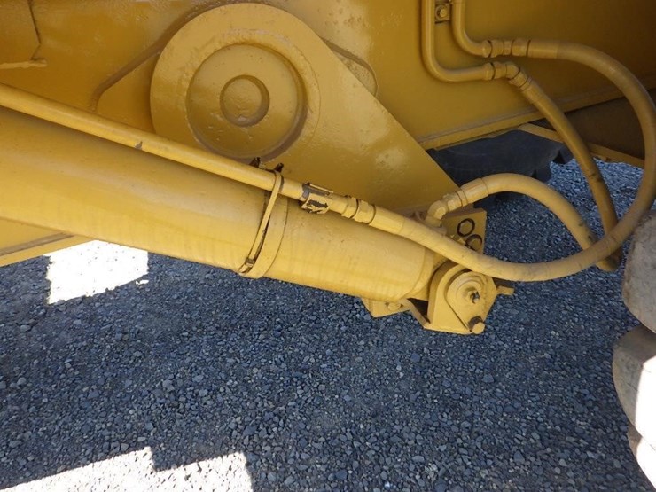 1985-caterpillar-d25c-image-13