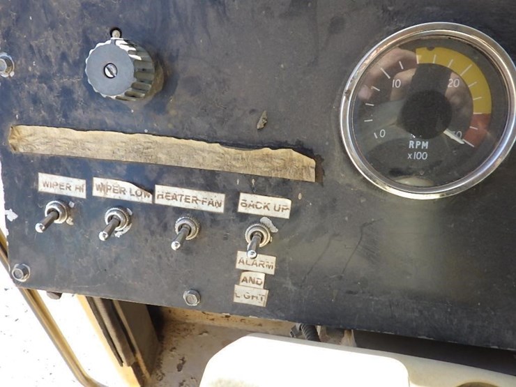 1985-caterpillar-d25c-image-40