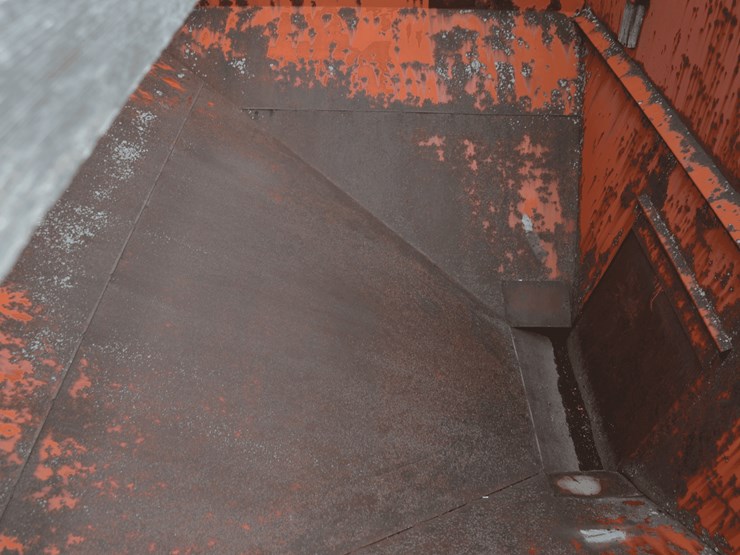 gravity-wagon-with-hydraulic-auger-image-8