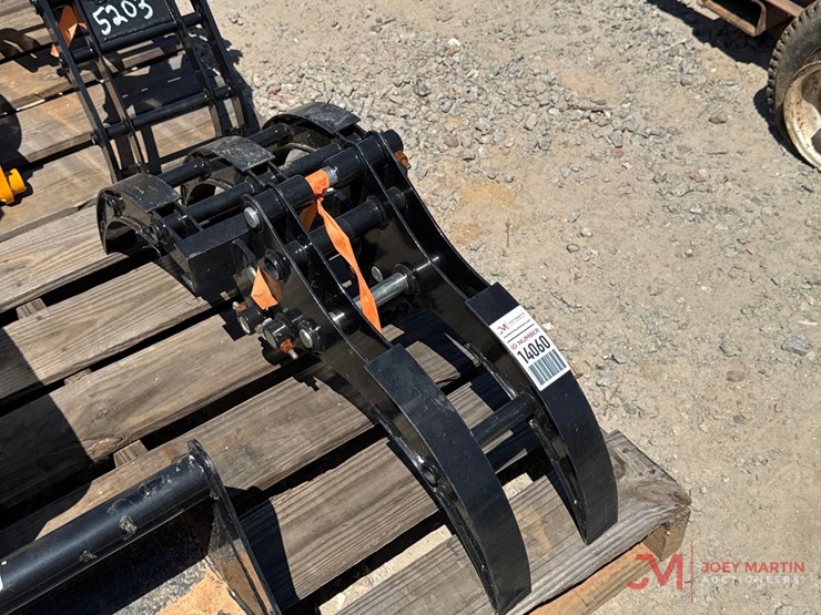 mini-excavator-grapple-attachment-image-1