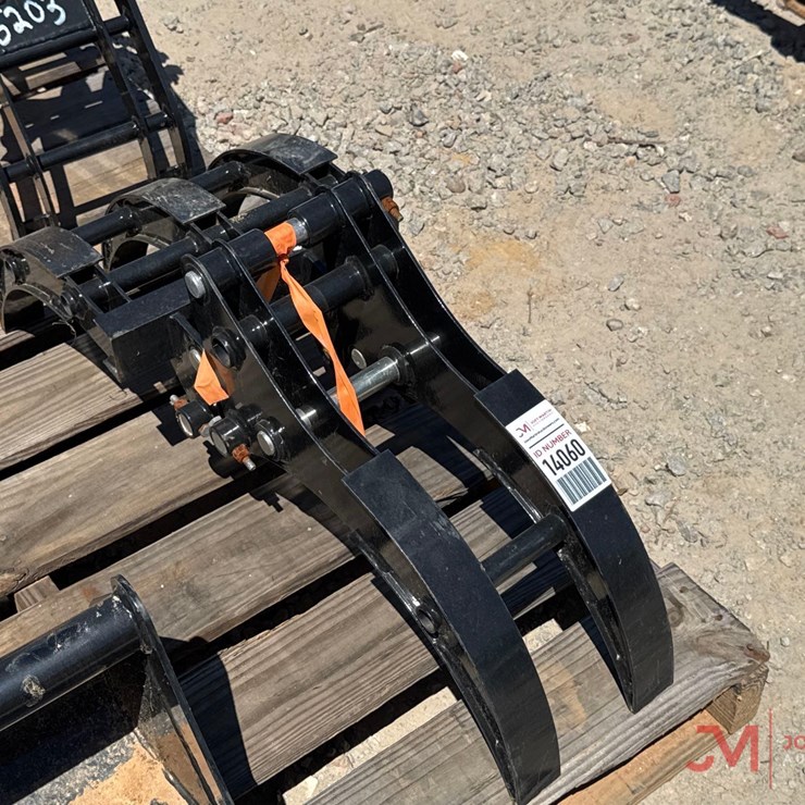 MINI EXCAVATOR GRAPPLE ATTACHMENT