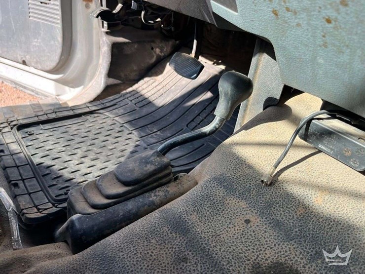2012-ford-f550-image-11
