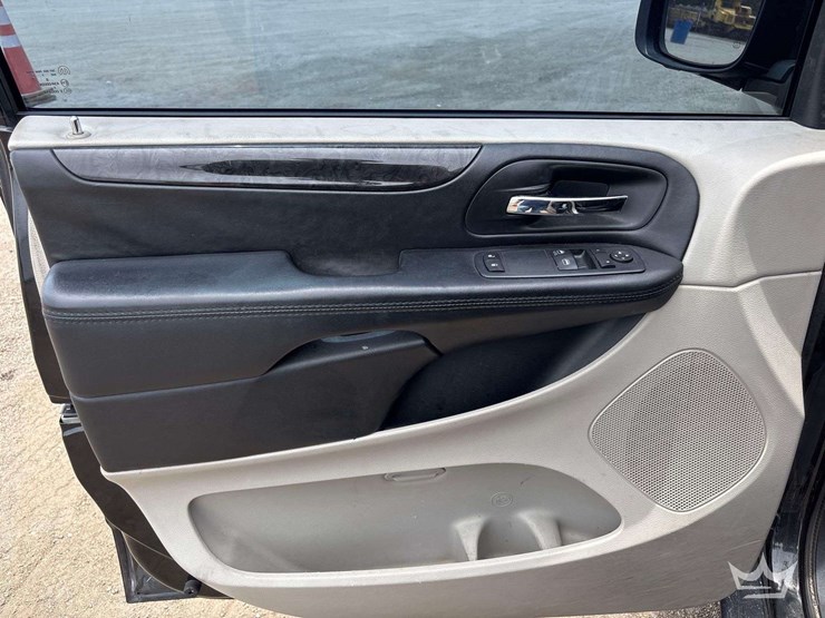 2017-dodge-grand-caravan-image-10