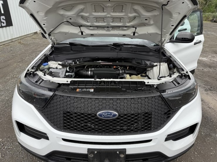 2020-ford-explorer-image-17