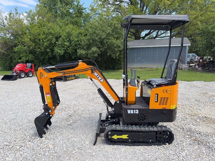 2026-miva-va13-mini-excavator-image-2