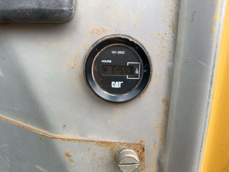 2006-caterpillar-d3g-xl-image-31