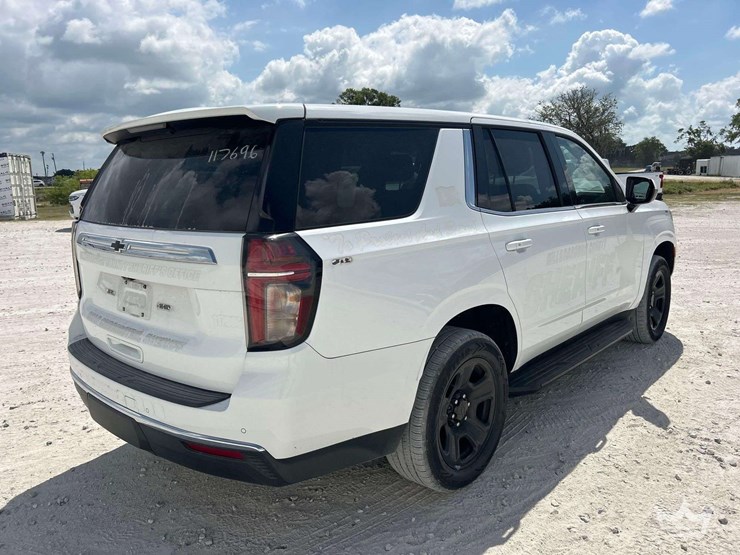 2023-chevrolet-tahoe-image-3