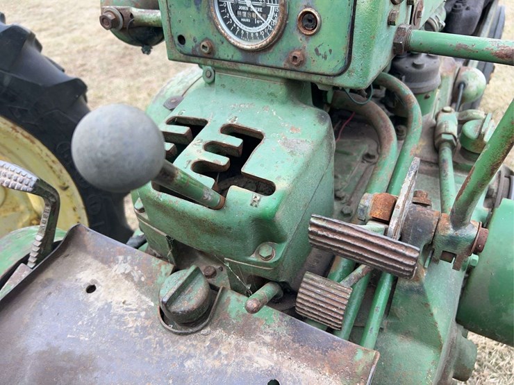 john-deere-520-image-45