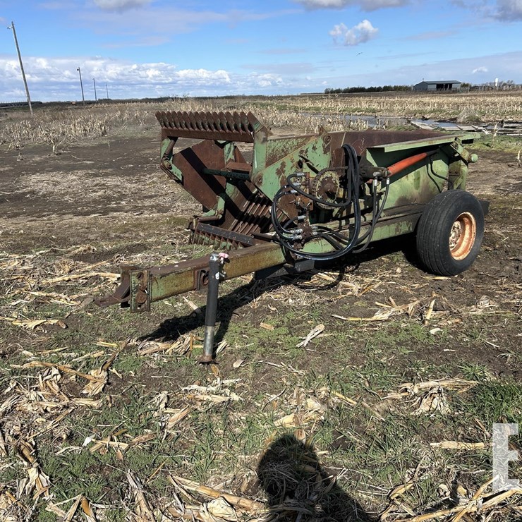 GROWN ROTARY ROCKPICKER