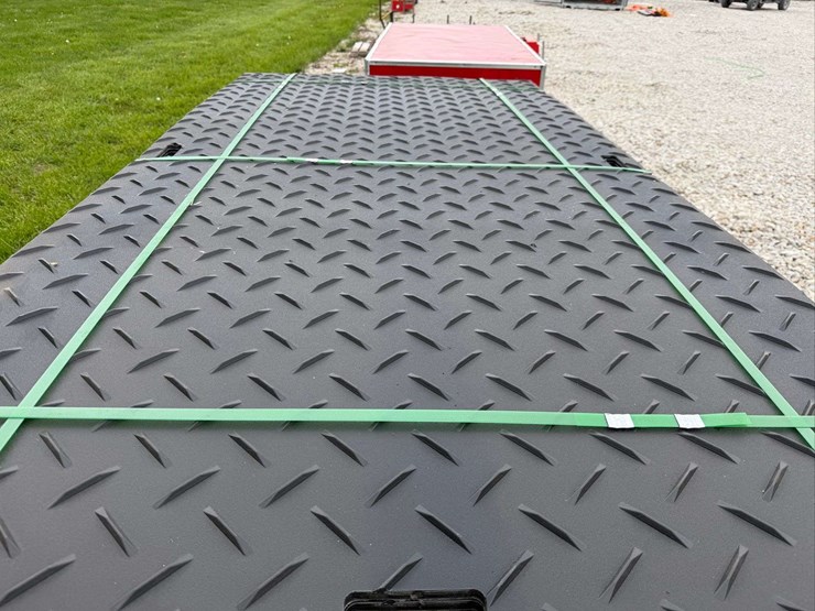 (12)-polyethylene-94"-x-47"-mats-image-6