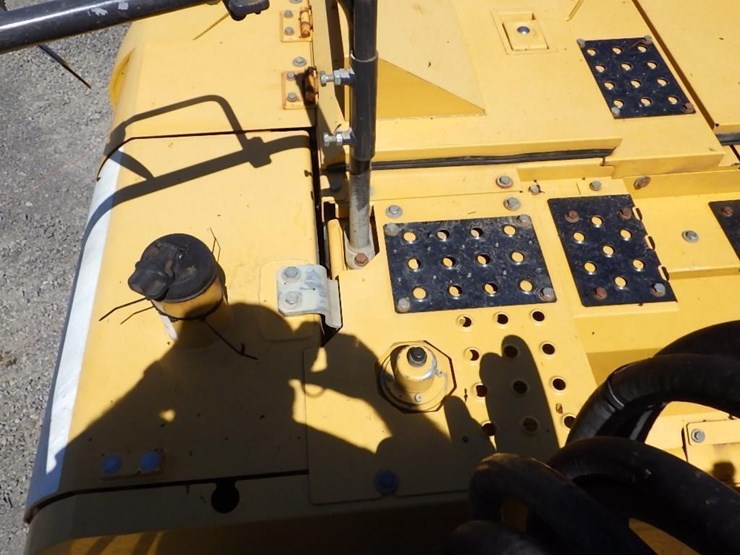 deere-245g-lc-image-41