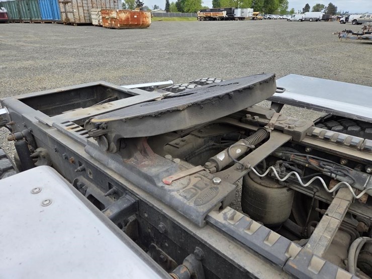 2012-kenworth-t800-image-51