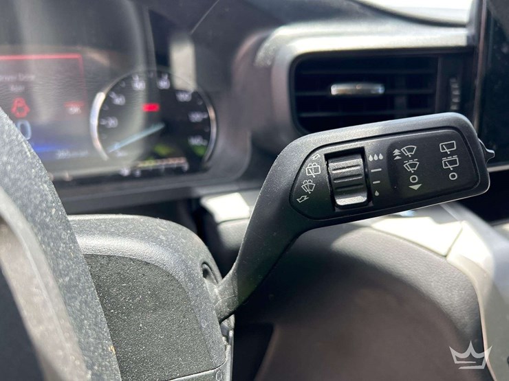 2022-ford-explorer-image-15