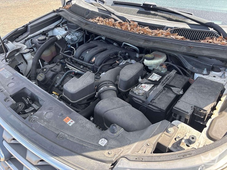 2016-ford-explorer-image-9