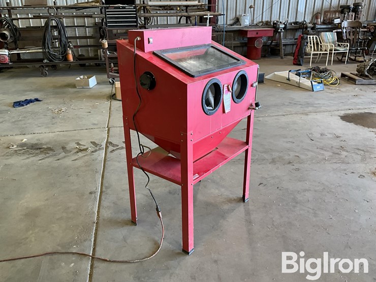 central-pneumatics-93608-media-cleaning-station-image-3