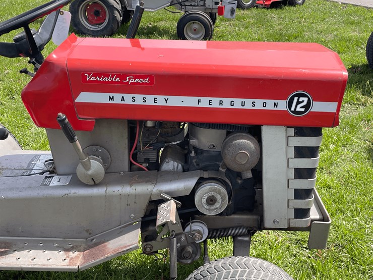 1972-massey-ferguson-12-image-30