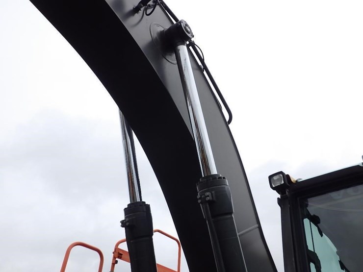 2018-volvo-ecr235el-image-14
