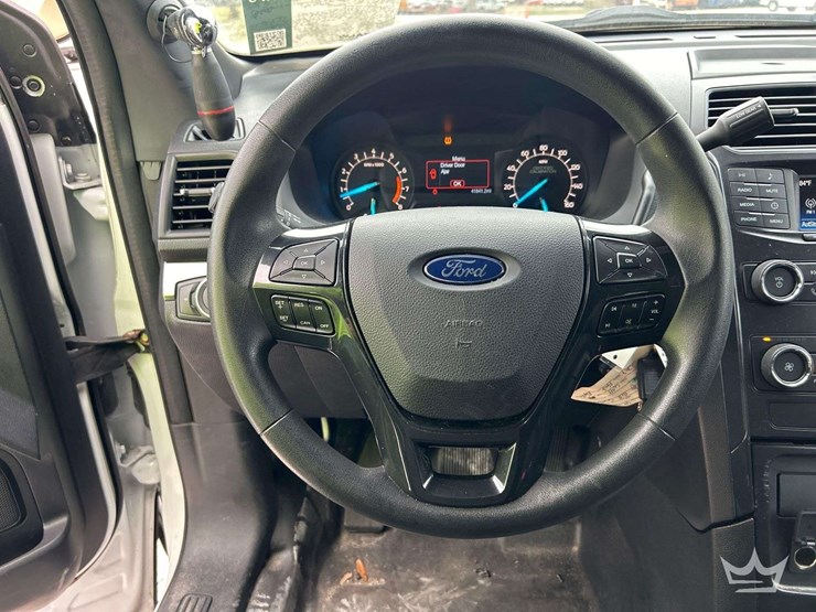2019-ford-explorer-image-13
