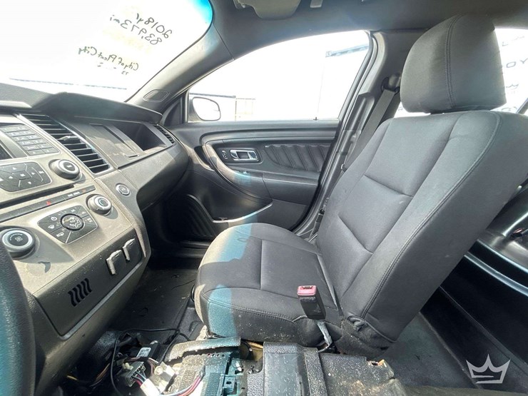 2018-ford-taurus-sedan.-image-19