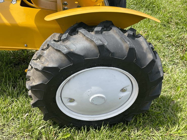 massey-ferguson-executive-image-30