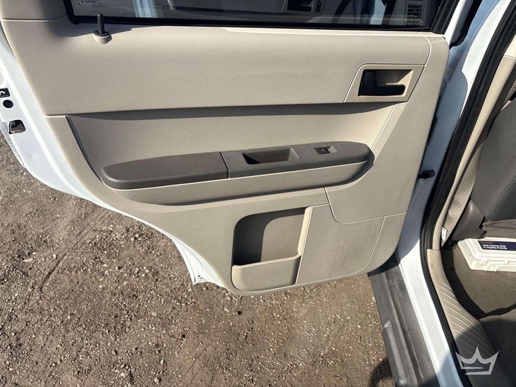 2012-ford-escape-image-15