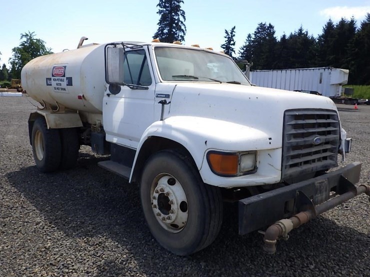 1997-ford-f800-image-3