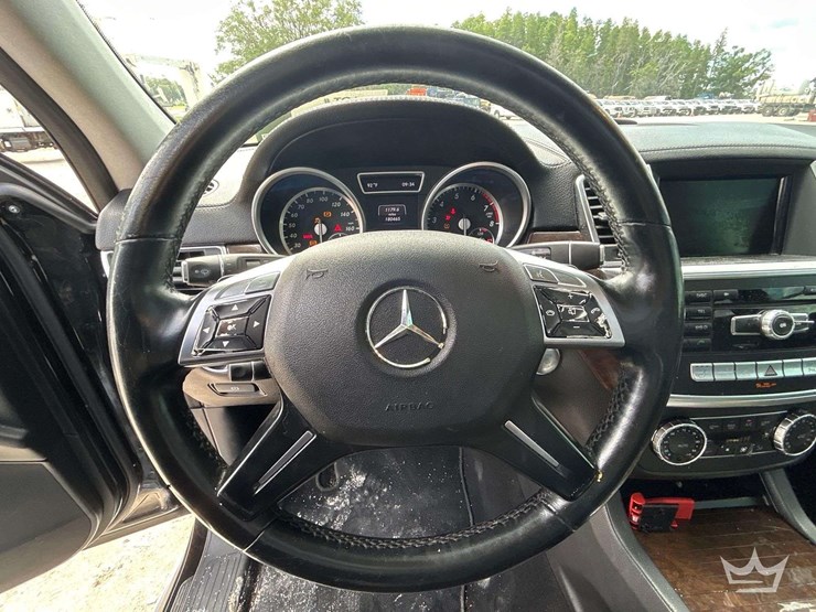 2013-mercedes-benz-gl450-image-13