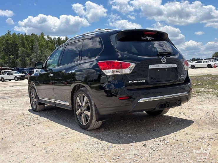 2014-nissan-pathfinder-image-4