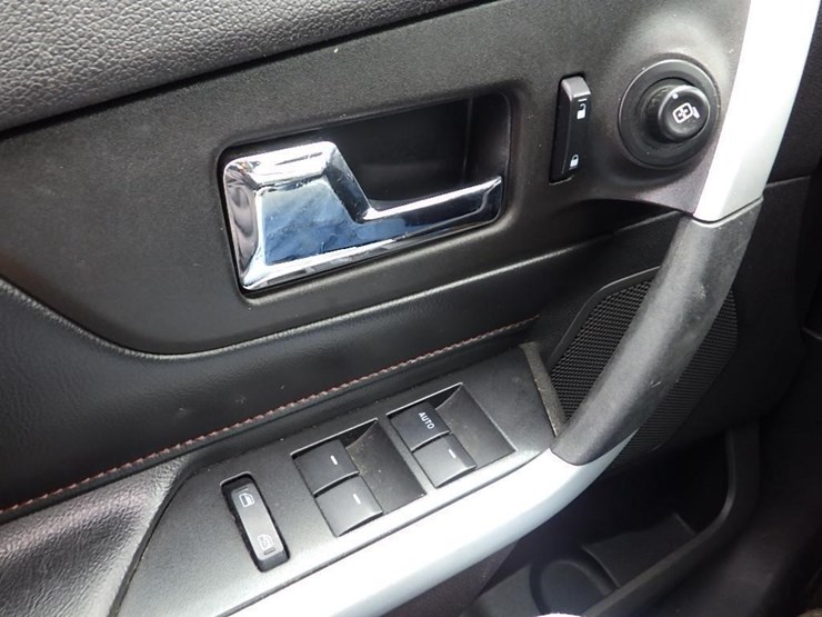 2013-ford-edge-image-31