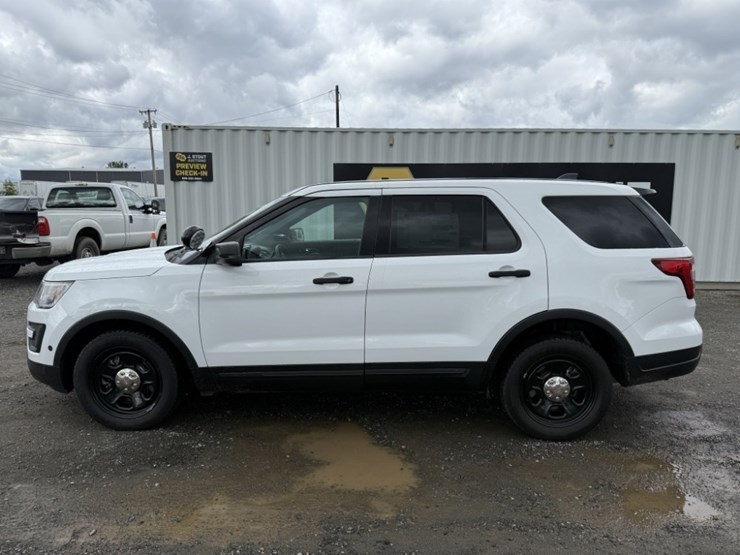 2018-ford-explorer-image-7