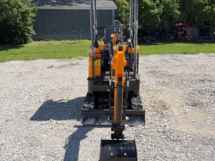 2026-miva-va15-mini-excavator-image-8