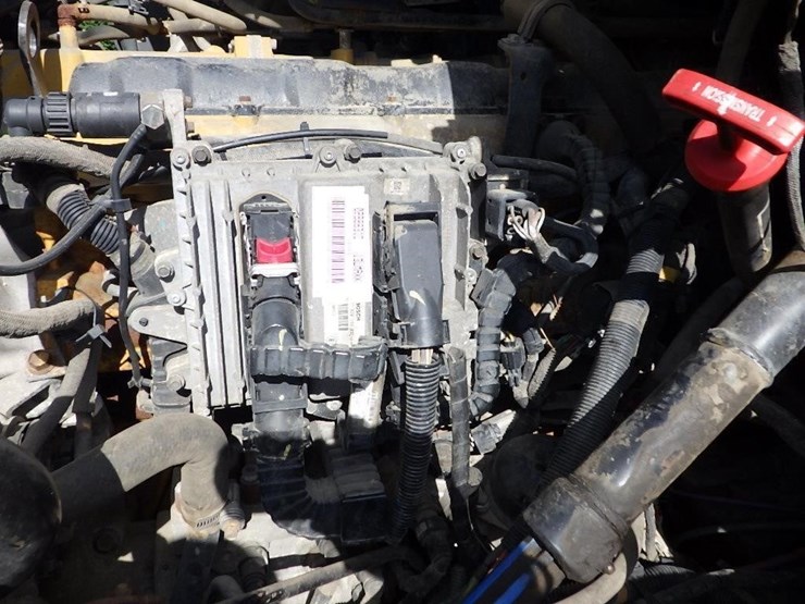 2014-caterpillar-ct660-image-26