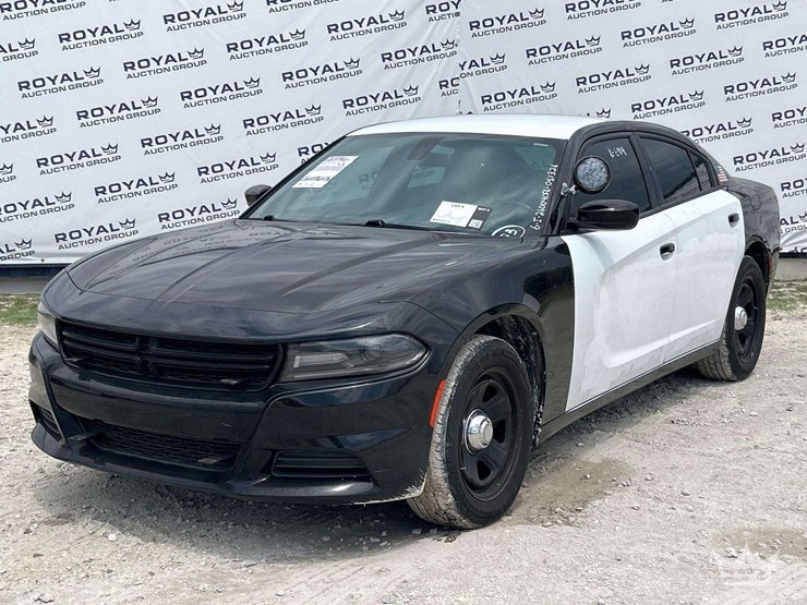 2019-dodge-charger-sedan-image-1