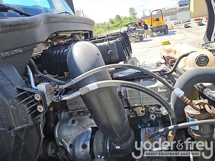 2020-freightliner-cascadia-126-image-29