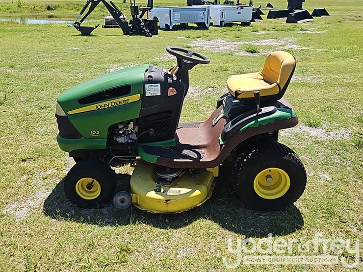 john-deere-102-image-2