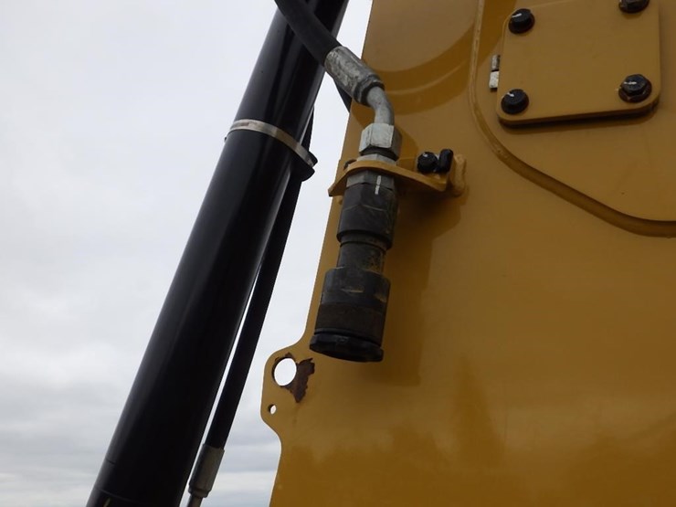 2023-caterpillar-420-xe-image-13