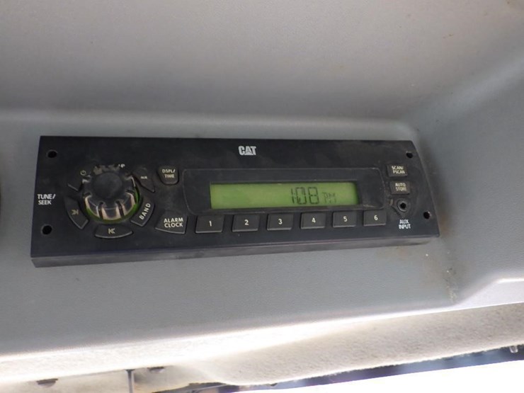 2011-caterpillar-d7e-image-47