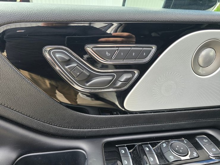 2024-lincoln-aviator-image-19