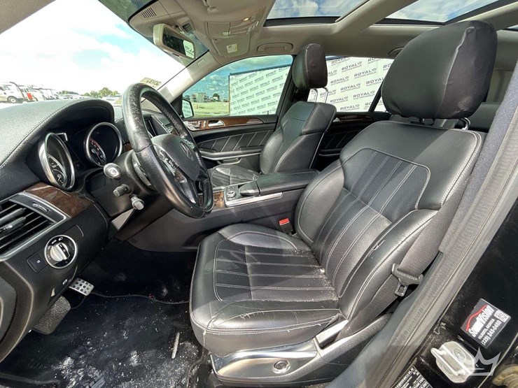 2013-mercedes-benz-gl450-image-12
