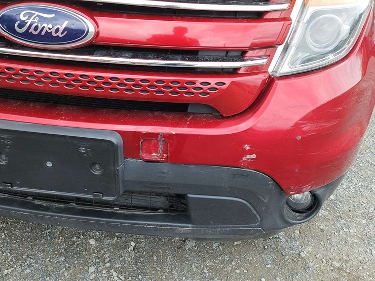 2015-ford-explorer-image-41
