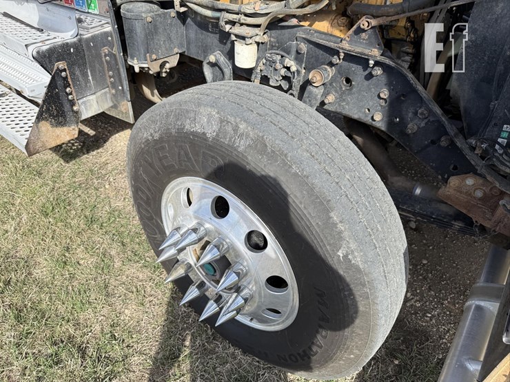 2001-kenworth-w900-image-47