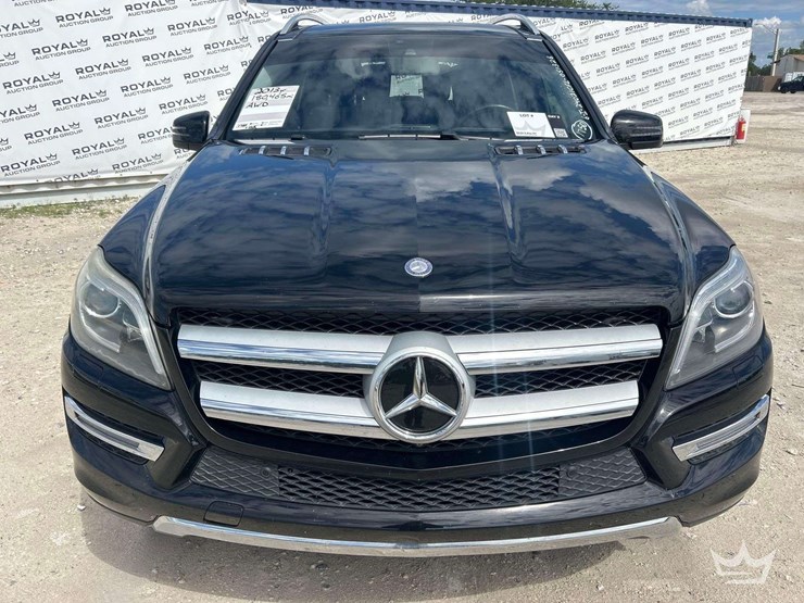 2013-mercedes-benz-gl450-image-28