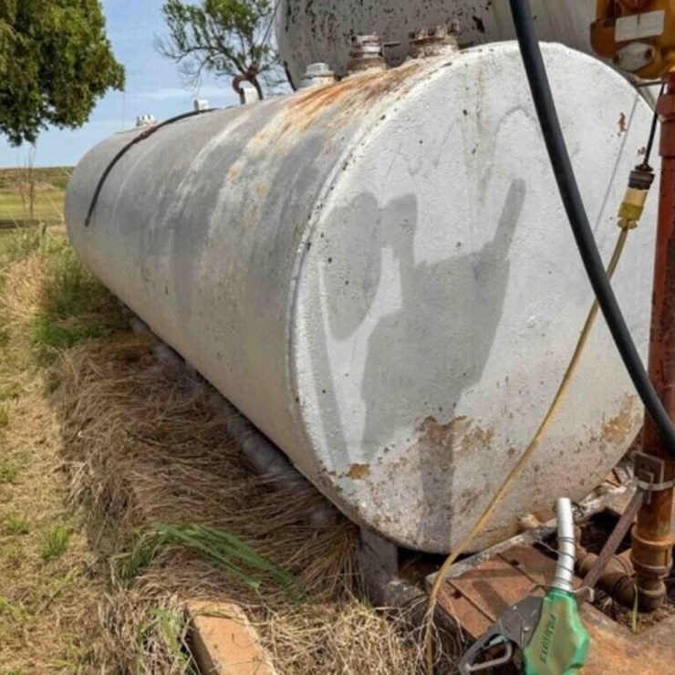 1000 Gallon Fuel Tank