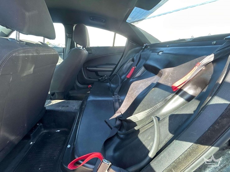 2019-dodge-charger-sedan-image-23