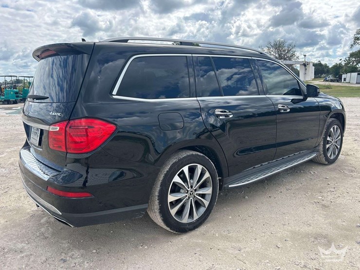 2013-mercedes-benz-gl450-image-3
