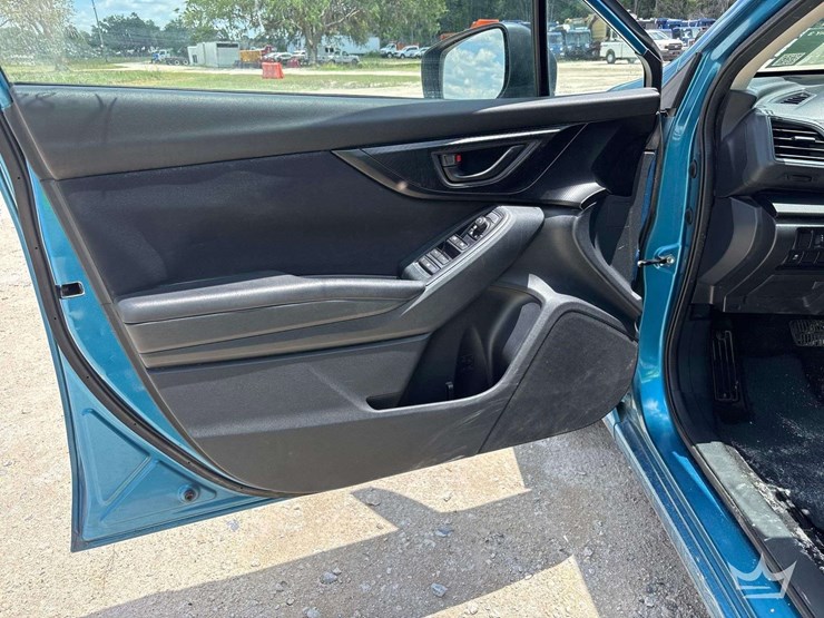 2019-subaru-impreza-awd-sedan-image-11