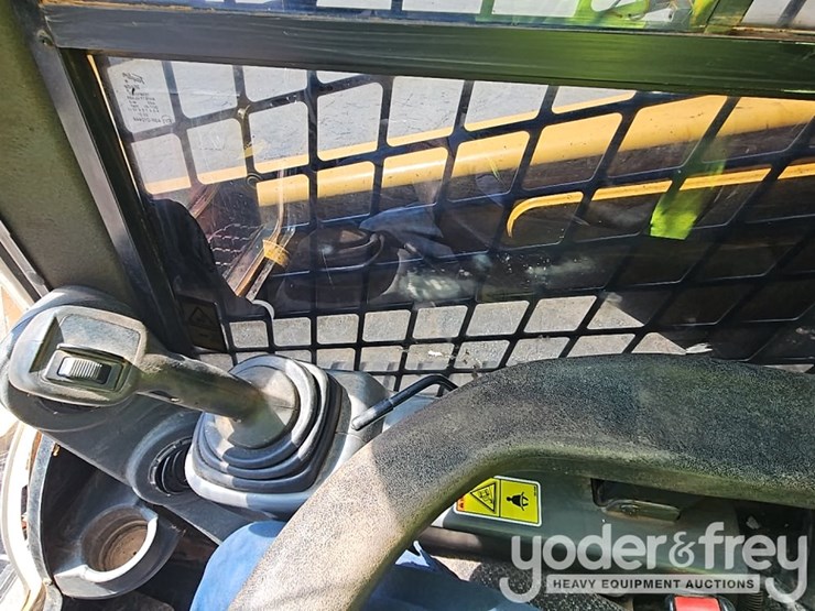 2019-caterpillar-259d-image-32